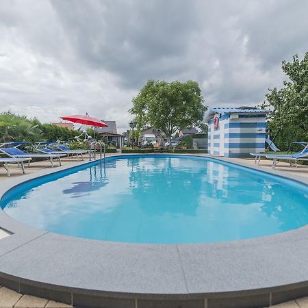 B&B Casa Roman & Vakantiewoning Voor 1 Pers Tot Max 32 Personen Zonhoven Exterior foto