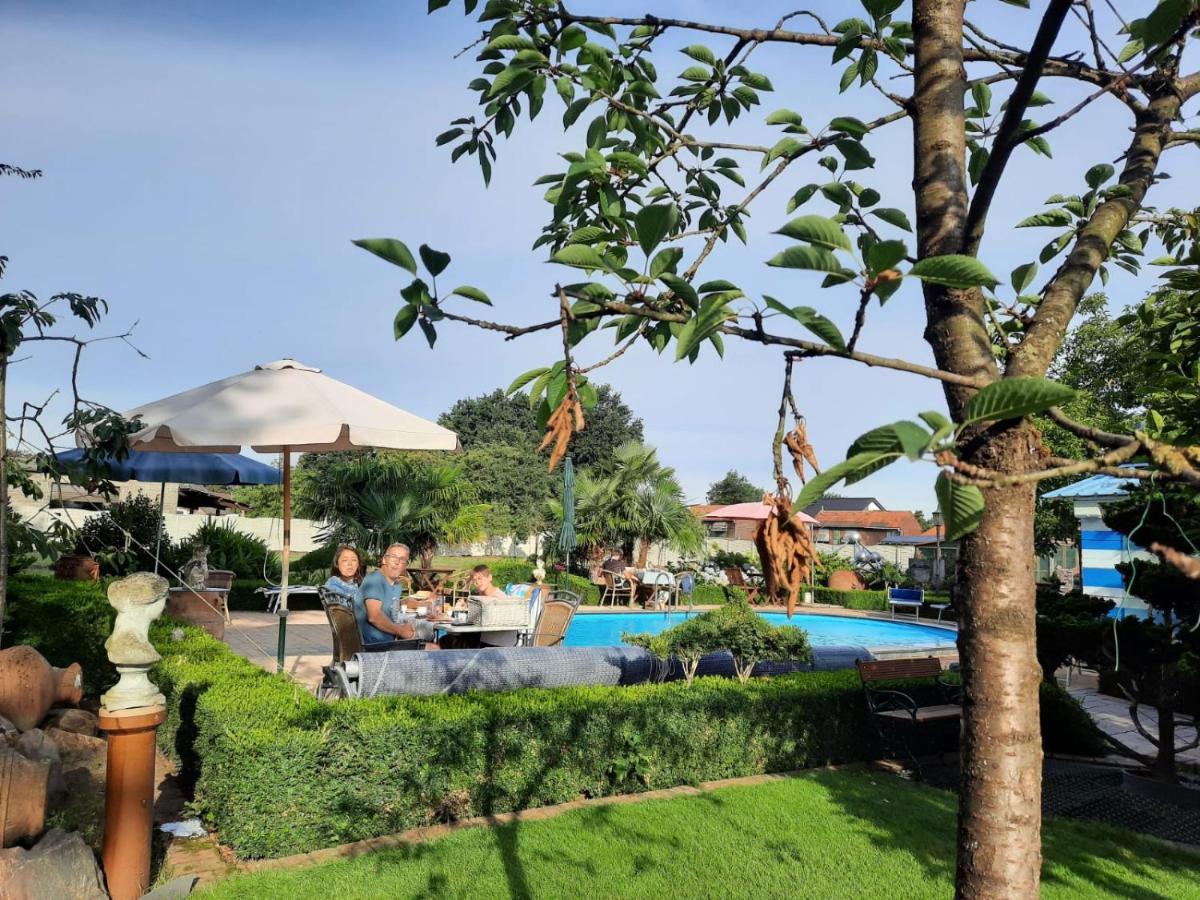 B&B Casa Roman & Vakantiewoning Voor 1 Pers Tot Max 32 Personen Zonhoven Exterior foto