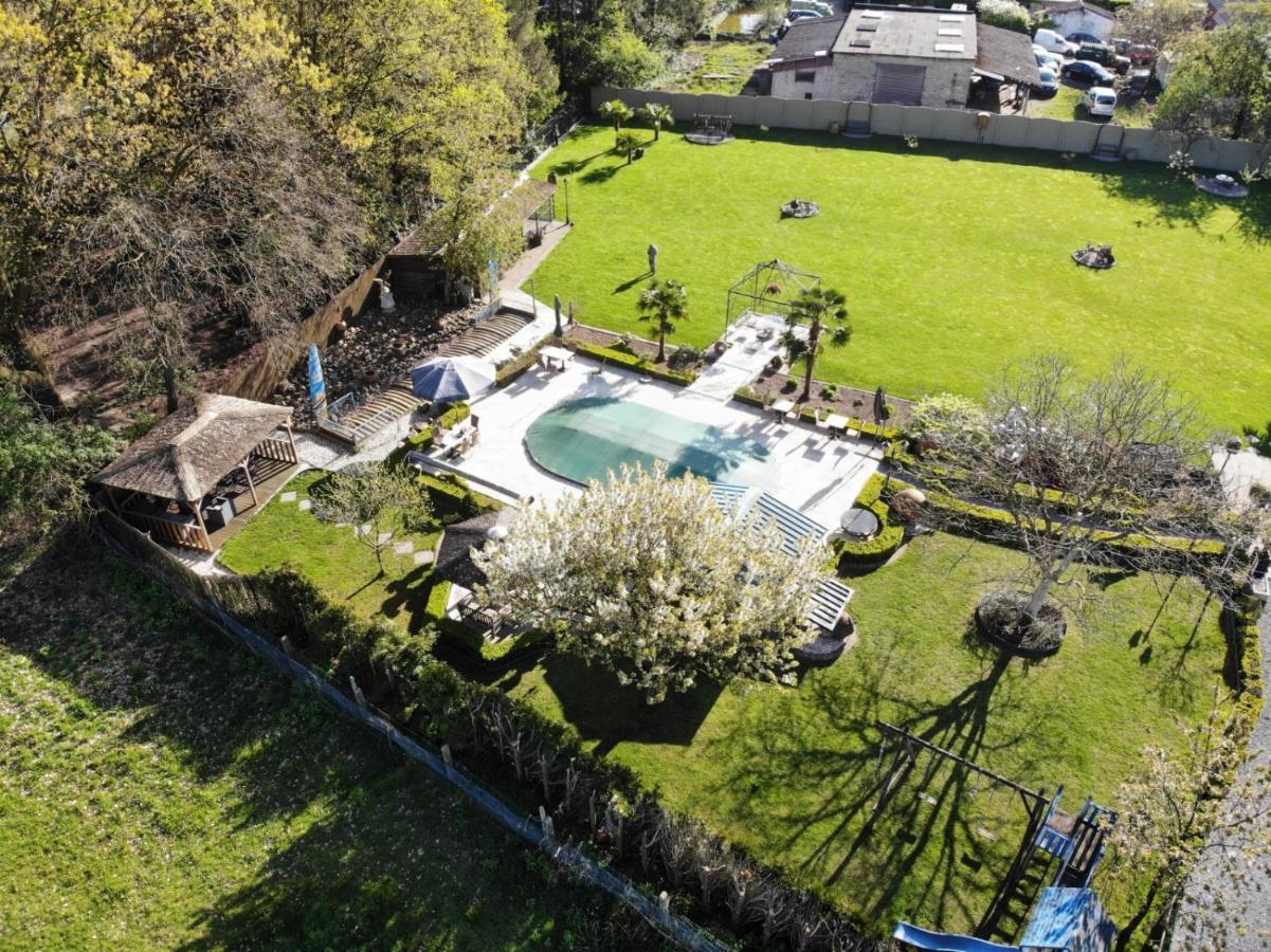B&B Casa Roman & Vakantiewoning Voor 1 Pers Tot Max 32 Personen Zonhoven Exterior foto