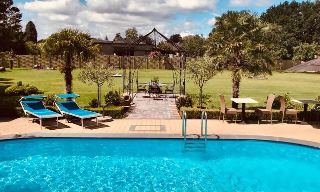B&B Casa Roman & Vakantiewoning Voor 1 Pers Tot Max 32 Personen Zonhoven Exterior foto