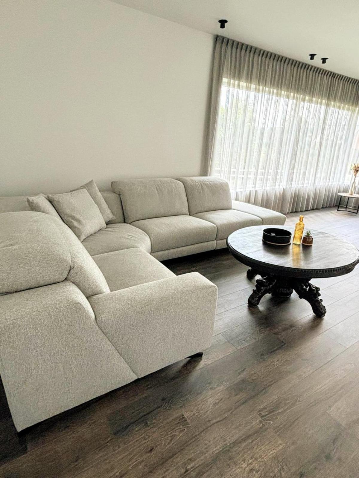 B&B Casa Roman & Vakantiewoning Voor 1 Pers Tot Max 32 Personen Zonhoven Exterior foto