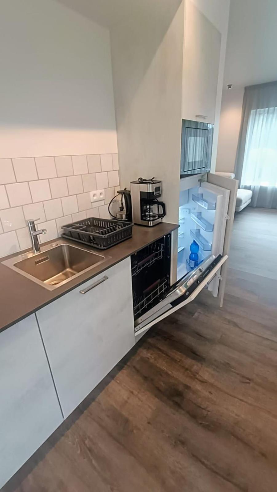 B&B Casa Roman & Vakantiewoning Voor 1 Pers Tot Max 32 Personen Zonhoven Exterior foto