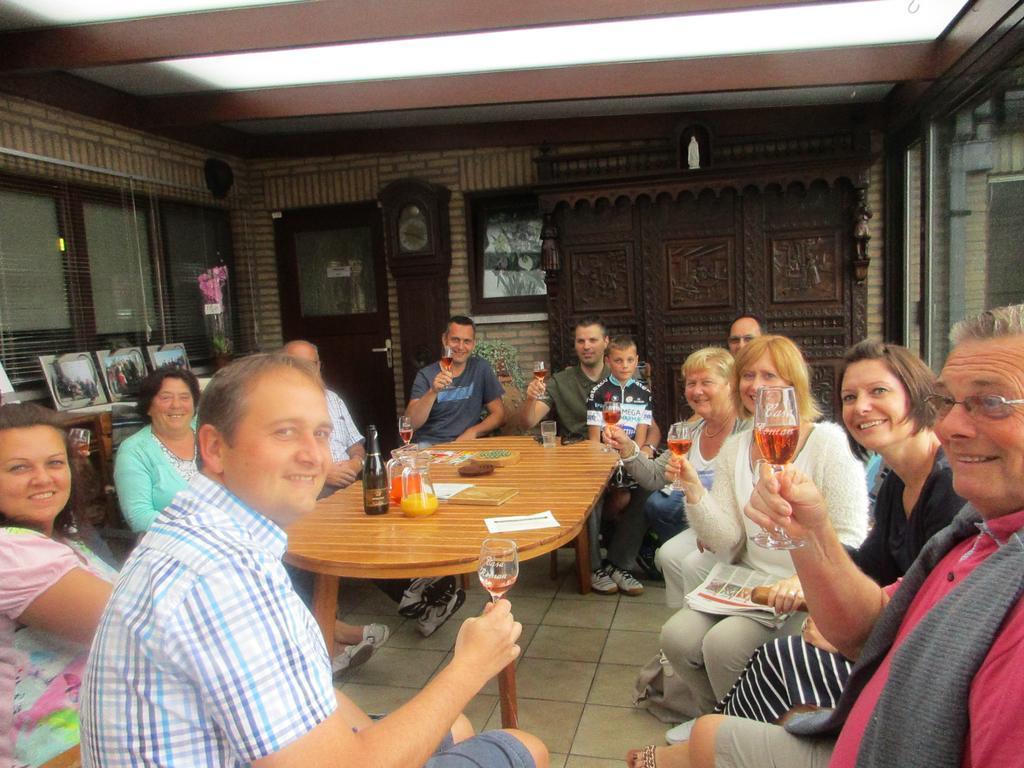 B&B Casa Roman & Vakantiewoning Voor 1 Pers Tot Max 32 Personen Zonhoven Exterior foto